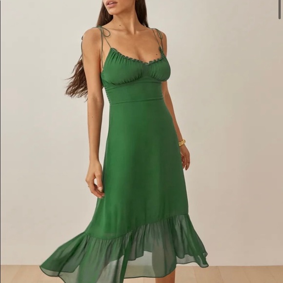 Reformation Dresses & Skirts - Embry Dress in Kelly Green Size 2
